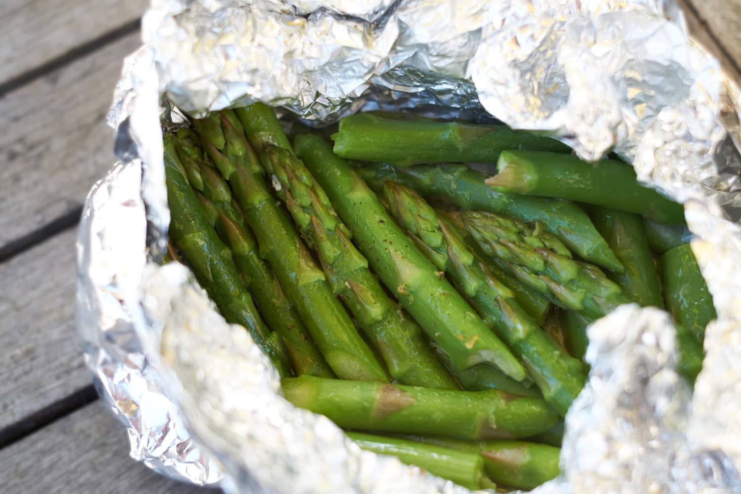 Asparagus cooked in foil
